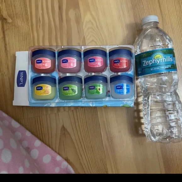 Brand New Lip Balm Set, Deep Moisturizing & Soothing - Picture 2 of 3